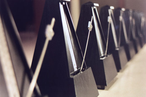 pendulum III, 9 metronomes, pedestal, aluminum, audience, 10.7.6-10.27.6